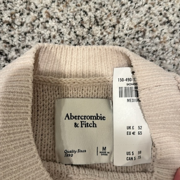 Women’s Abercrombie & Fitch Sweater - Picture 2 of 2